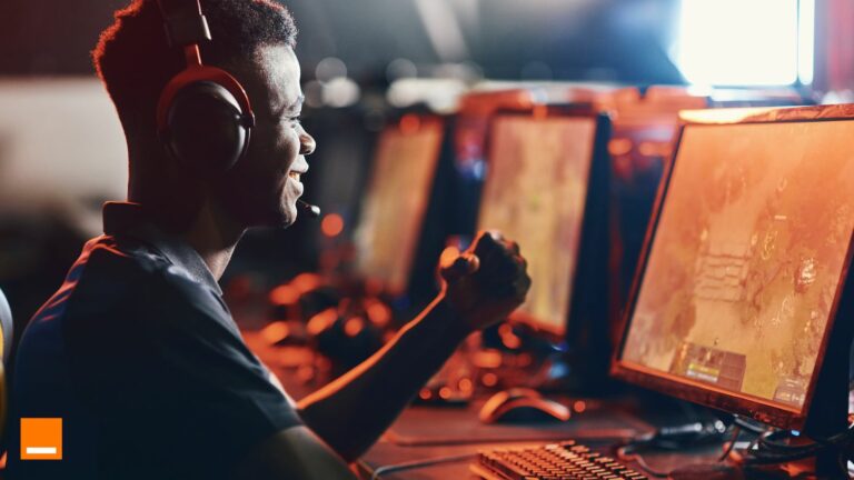 Orange, partenaire majeur de l’Esport en Afrique et au Moyen-Orient organise la grande finale régionale du championnat panafricain « Orange Esport Experience », les 28 et 29 janvier 2023 à Abidjan