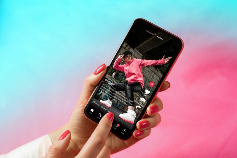 TikTok s’inspire d’Instagram et permet d’envoyer des messages à tout le monde