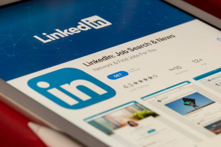 Les tendances à venir sur LinkedIn en 2023 : comment se préparer pour réussir sur la plateforme ?